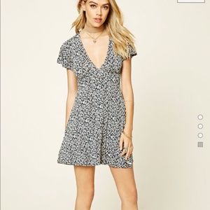 Forever 21 Floral Flounce Sleeve Dress size s
